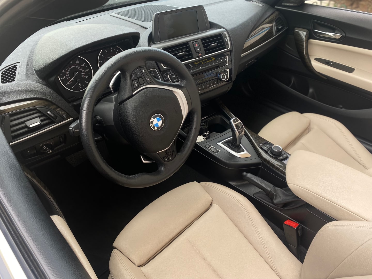 Аренда  BMW 2 Cabrio F22 xDrive  2 класса 2017-2020 года в городе Минск от 109 $/сутки,  двигатель: Бензин , объем 2.0 литров, КАСКО (Мультидрайв), без водителя, вид 5 - West Group