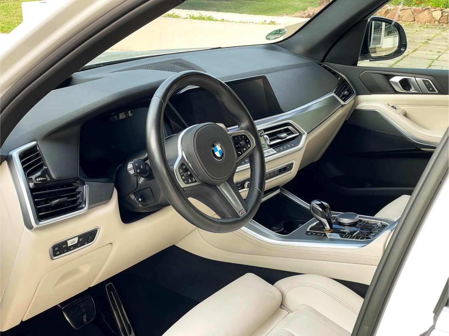 Аренда  BMW X5 G05 xDrive 30d AT M Sport  6 класса 2020 года в городе Минск от 254 $/сутки,  двигатель: ДТ , объем 3.0 литров, КАСКО (Мультидрайв), без водителя, вид 7 - West Group