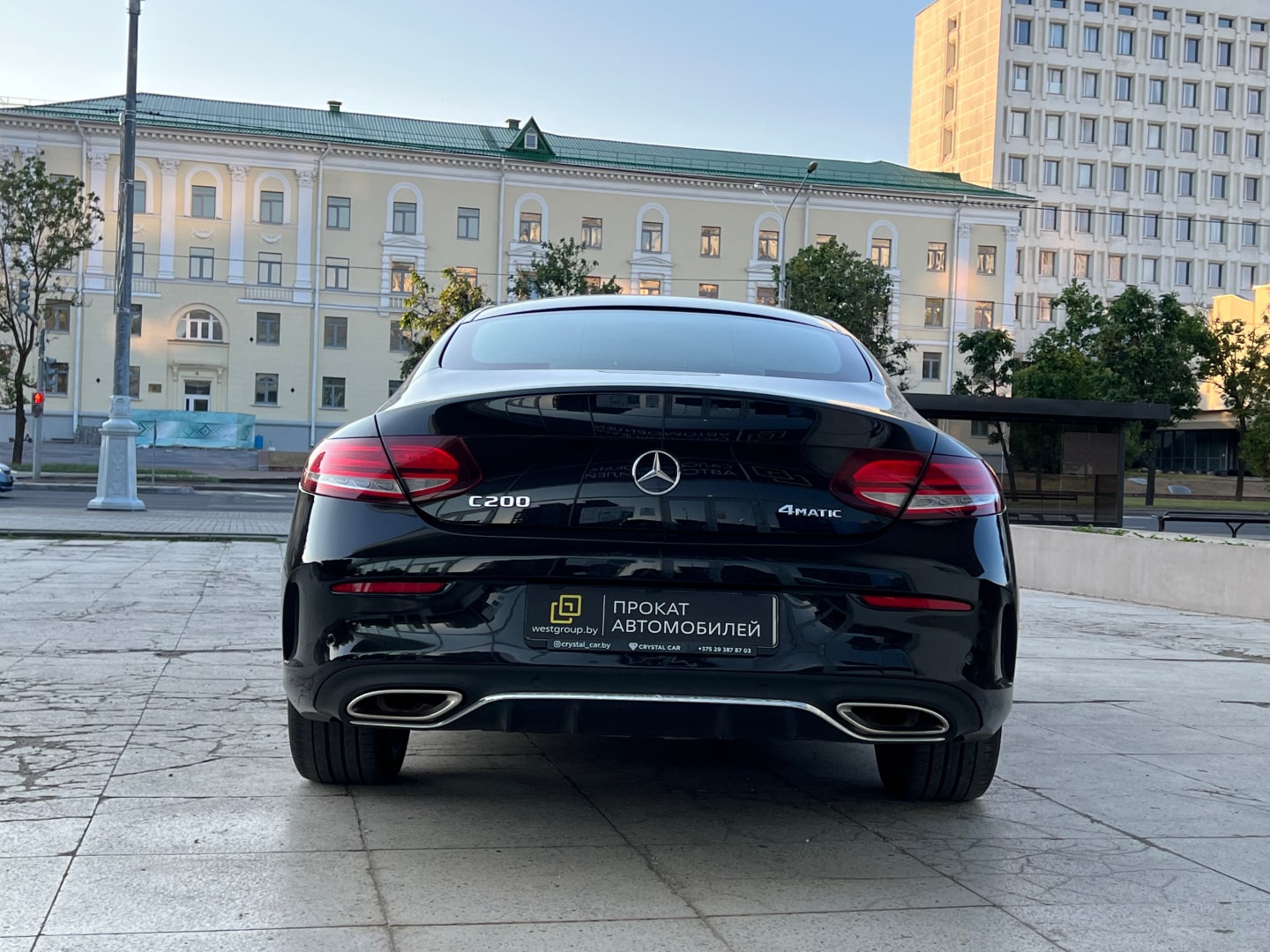 Аренда  Mercedes-benz C-class Coupe W205 C200 4MATIC Premium  3 класса 2018 года в городе Минск от 155 $/сутки,  двигатель: Бензин , объем 2.0 литров, КАСКО (Мультидрайв), без водителя, вид 4 - West Group