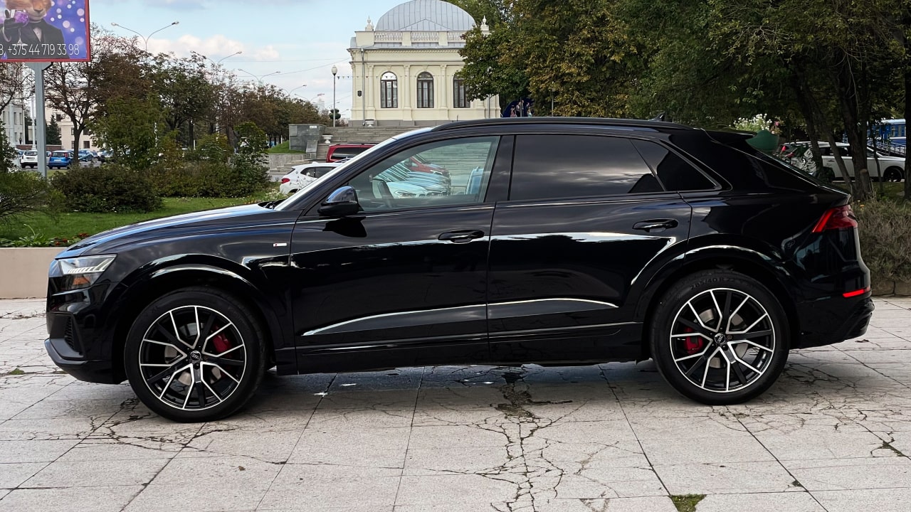 Аренда  Audi Q8 S-Line Quattro  6 класса 2020 года в городе Минск от 254 $/сутки,  двигатель: Бензин , объем 3.0 литров, КАСКО (Мультидрайв), без водителя, вид 3 - West Group