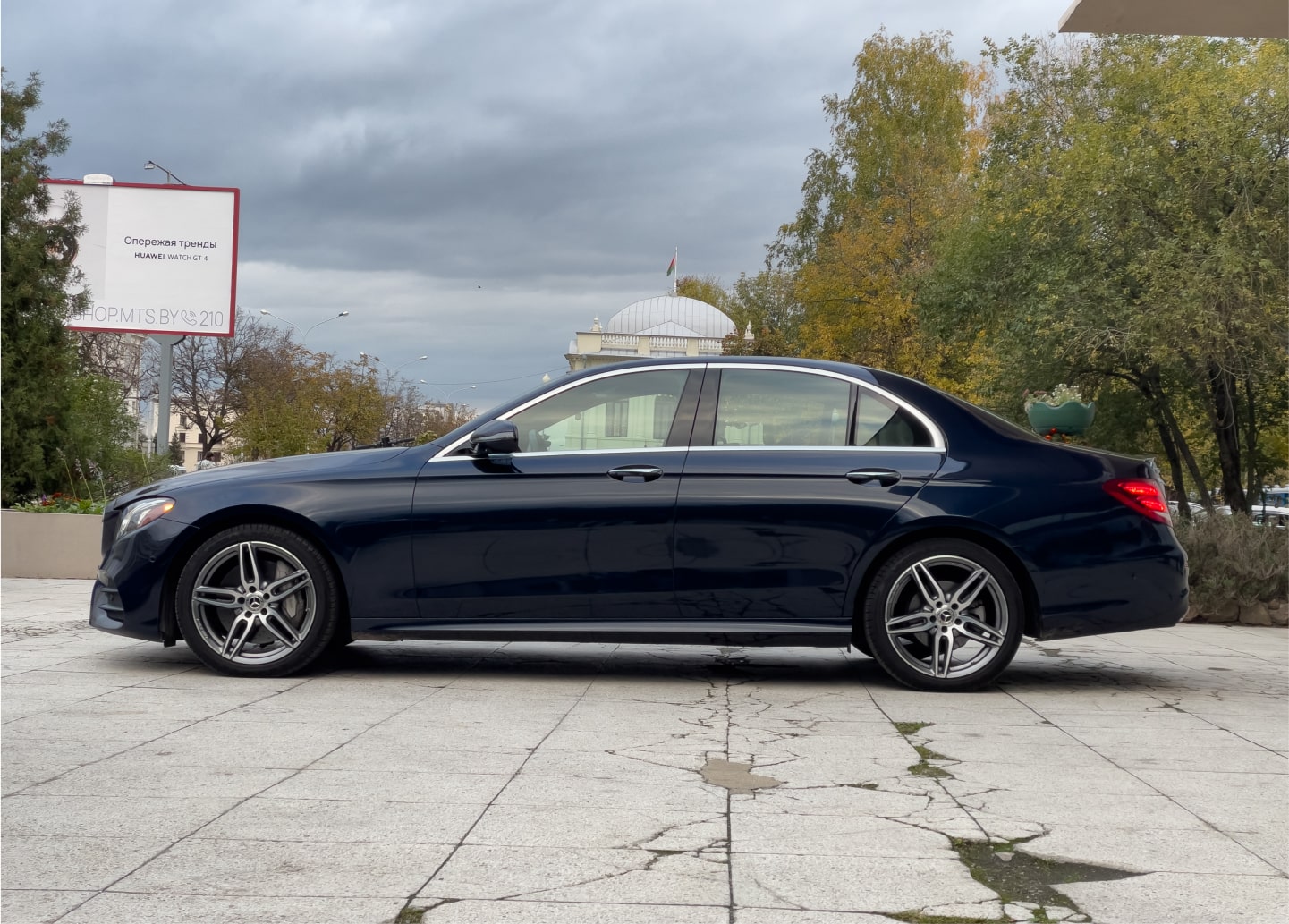 Аренда  Mercedes Benz E-Сlass 4Matic W213 E350 AMG Exclusive  3 класса 2020 года в городе Минск от 90 $/сутки,  двигатель: Бензин , объем 2.0 литров, КАСКО (Мультидрайв), без водителя, вид 7 - West Group