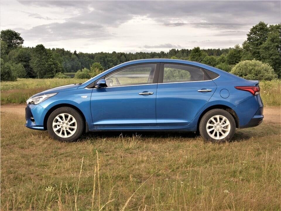 Аренда  Hyundai Solaris AT  0 класса 2020-2022 года в городе Минск от 39 $/сутки,  двигатель: Бензин , объем 1.6 литров, КАСКО (Мультидрайв), без водителя, вид 3 - West Group