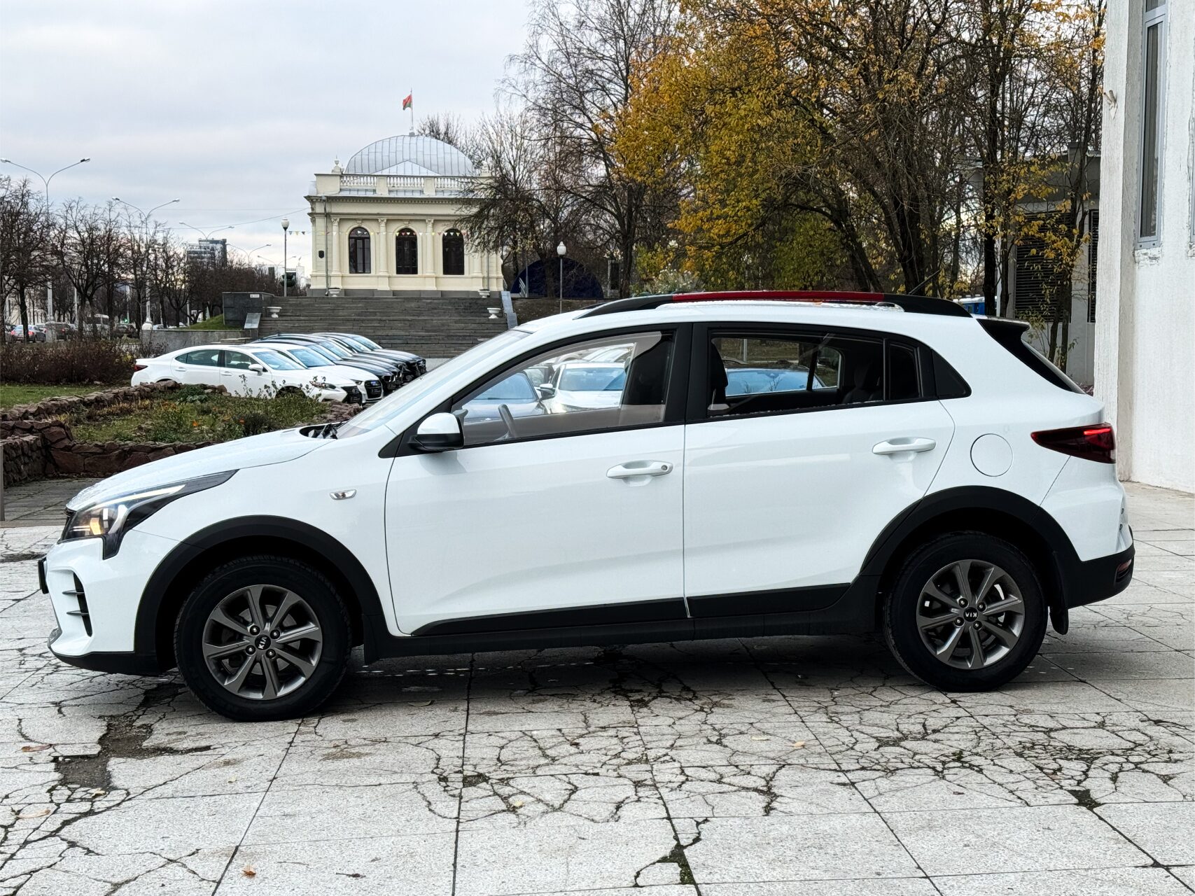 Аренда  Kia Rio X Style  0 класса 2022 года в городе Минск от 39 $/сутки,  двигатель: Бензин , объем 1.6 литров, КАСКО (Мультидрайв), без водителя, вид 1 - West Group