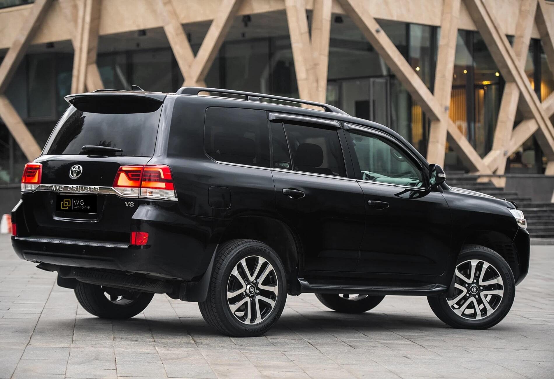 Toyota Land Cruiser J200 - фото №3
