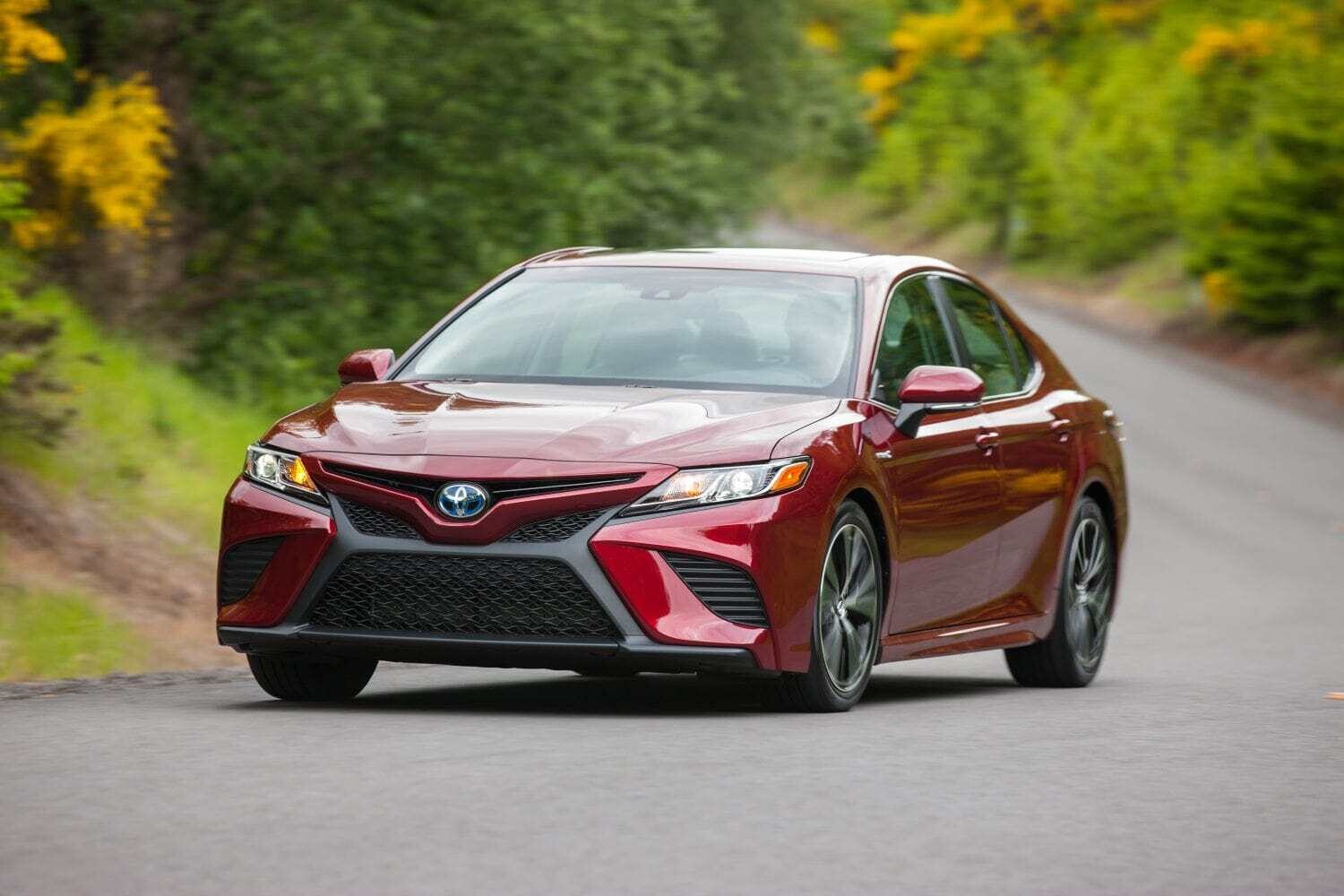 Toyota Camry 2022 - фото №4