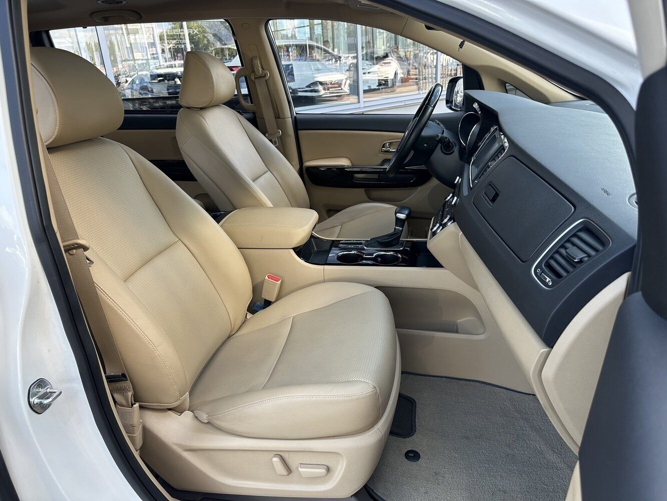 Аренда  Kia Carnival III 2.2d AT  7 класса 2019 года в городе Минск от 105 $/сутки,  двигатель: ДТ , объем 2.2 литров, КАСКО (Мультидрайв), без водителя, вид 12 - West Group