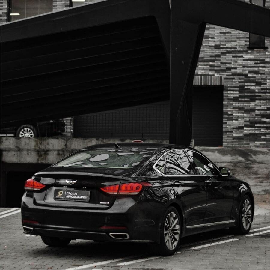 Аренда  Hyundai Genesis G80   3 класса 2016 года в городе Минск от 63 $/сутки,  двигатель: Бензин , объем 2.0 литров, КАСКО (Мультидрайв), без водителя, вид 3 - West Group