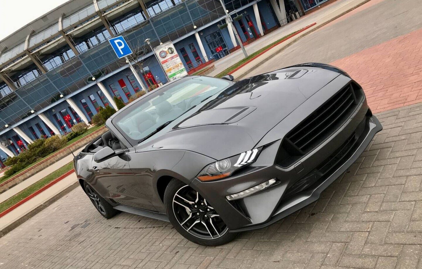 Скидка на ареду Ford Mustang VI Cabrio 2019 года выпуска, кпп: Автомат 