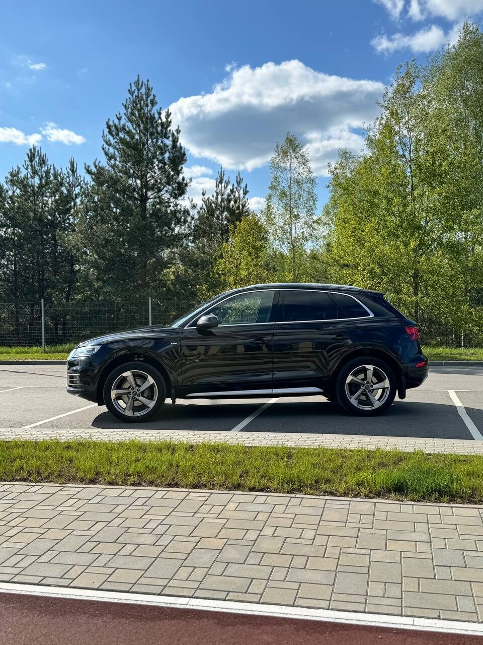 Аренда  Audi Q5 S-Line Quattro  6 класса 2019 года в городе Минск от 114 $/сутки,  двигатель: ДТ , объем 2.0 TDI литров, КАСКО (Мультидрайв), без водителя, вид 3 - West Group