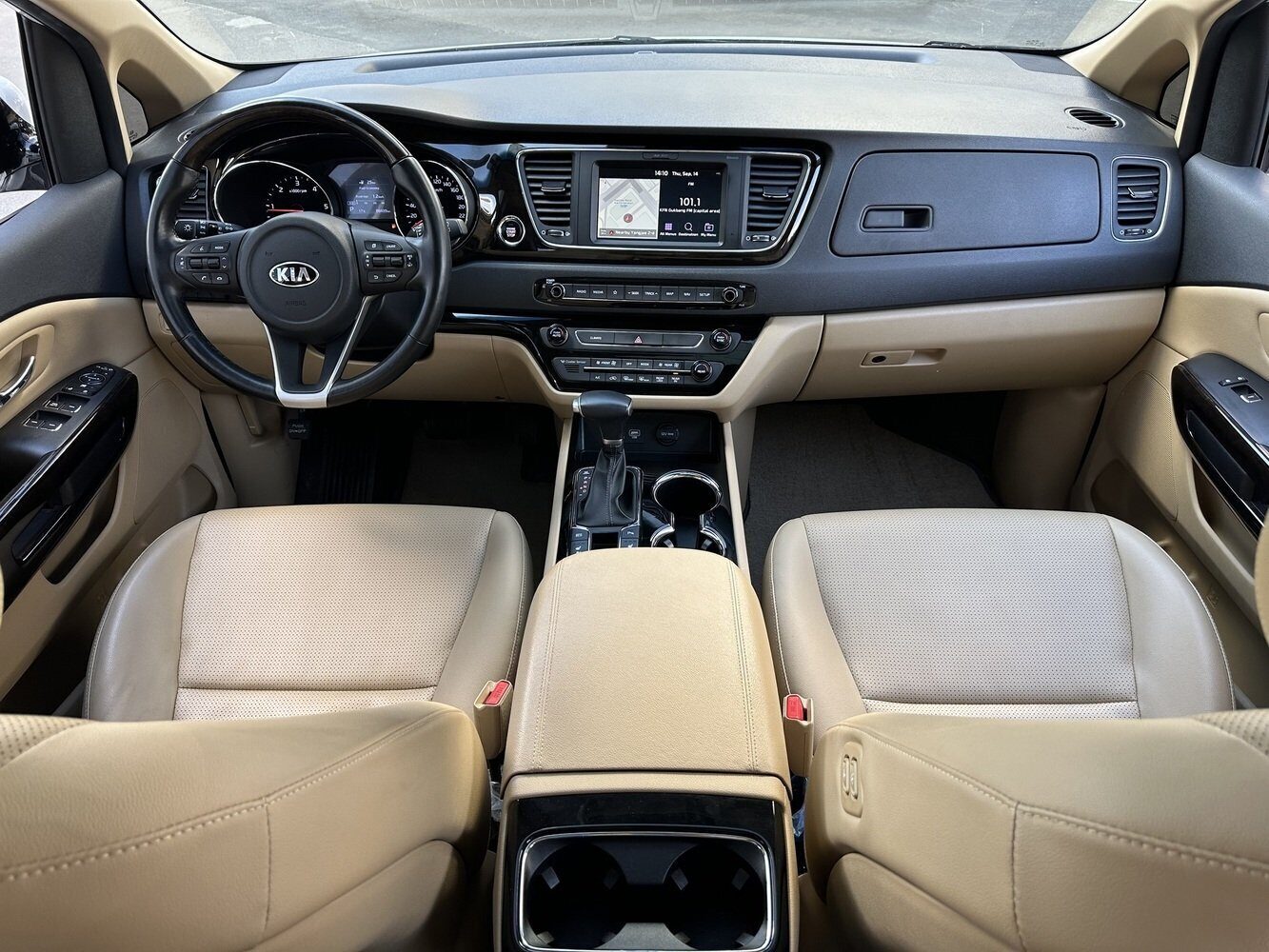 Аренда  Kia Carnival III 2.2d AT  7 класса 2019 года в городе Минск от 105 $/сутки,  двигатель: ДТ , объем 2.2 литров, КАСКО (Мультидрайв), без водителя, вид 3 - West Group
