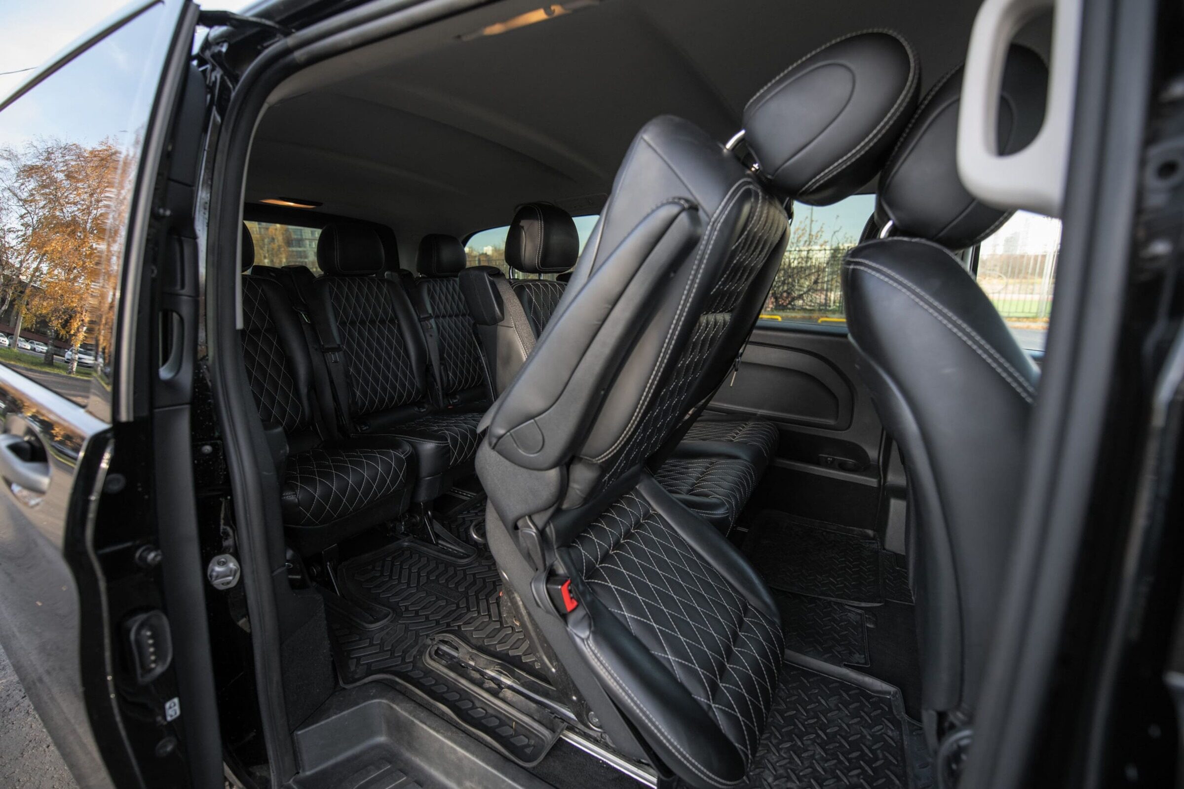 Аренда  Mercedes-Benz Vito 7+1  7 класса 2016 года в городе Минск от 79 $/сутки,  двигатель: ДТ , объем 2.1 л литров, КАСКО (Мультидрайв), без водителя, вид 6 - West Group
