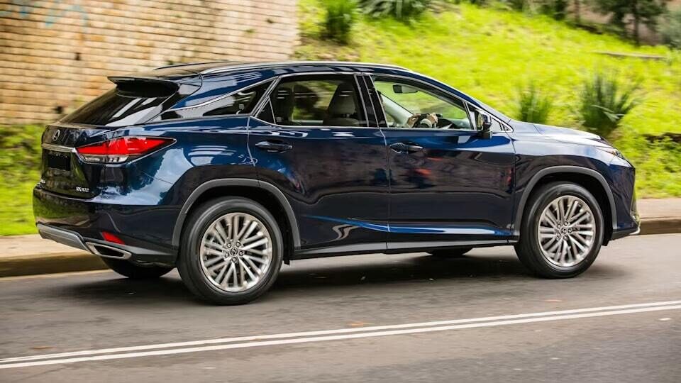 Аренда  Lexus RX AWD IV 300 Premium  6 класса 2020 года в городе Минск от 178 $/сутки,  двигатель: Бензин , объем 2.0 Turbo литров, КАСКО (Мультидрайв), без водителя, вид 3 - West Group