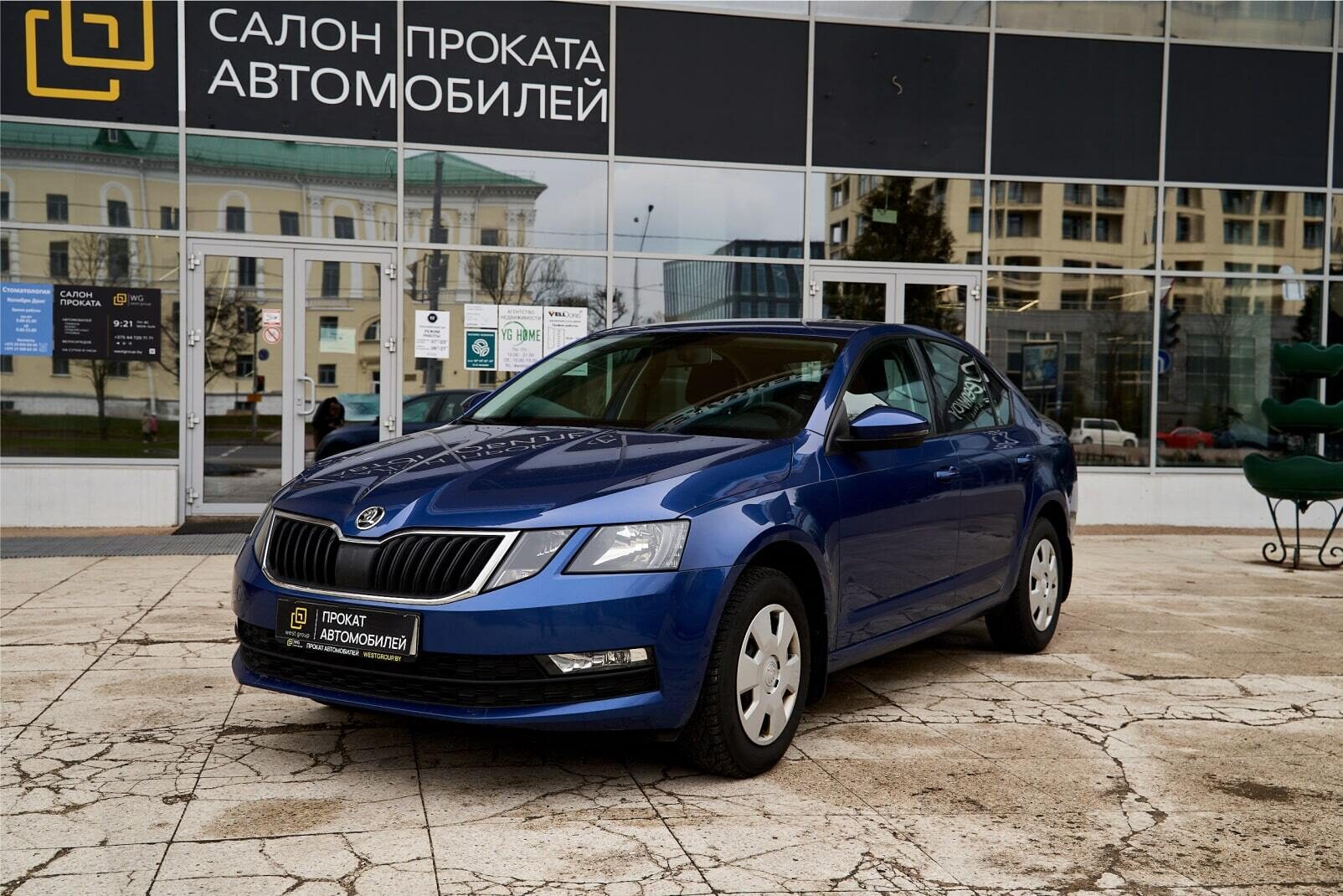 Взять на прокат Лифтбэк Skoda Octavia A7 Blue  2019 года выпуска 