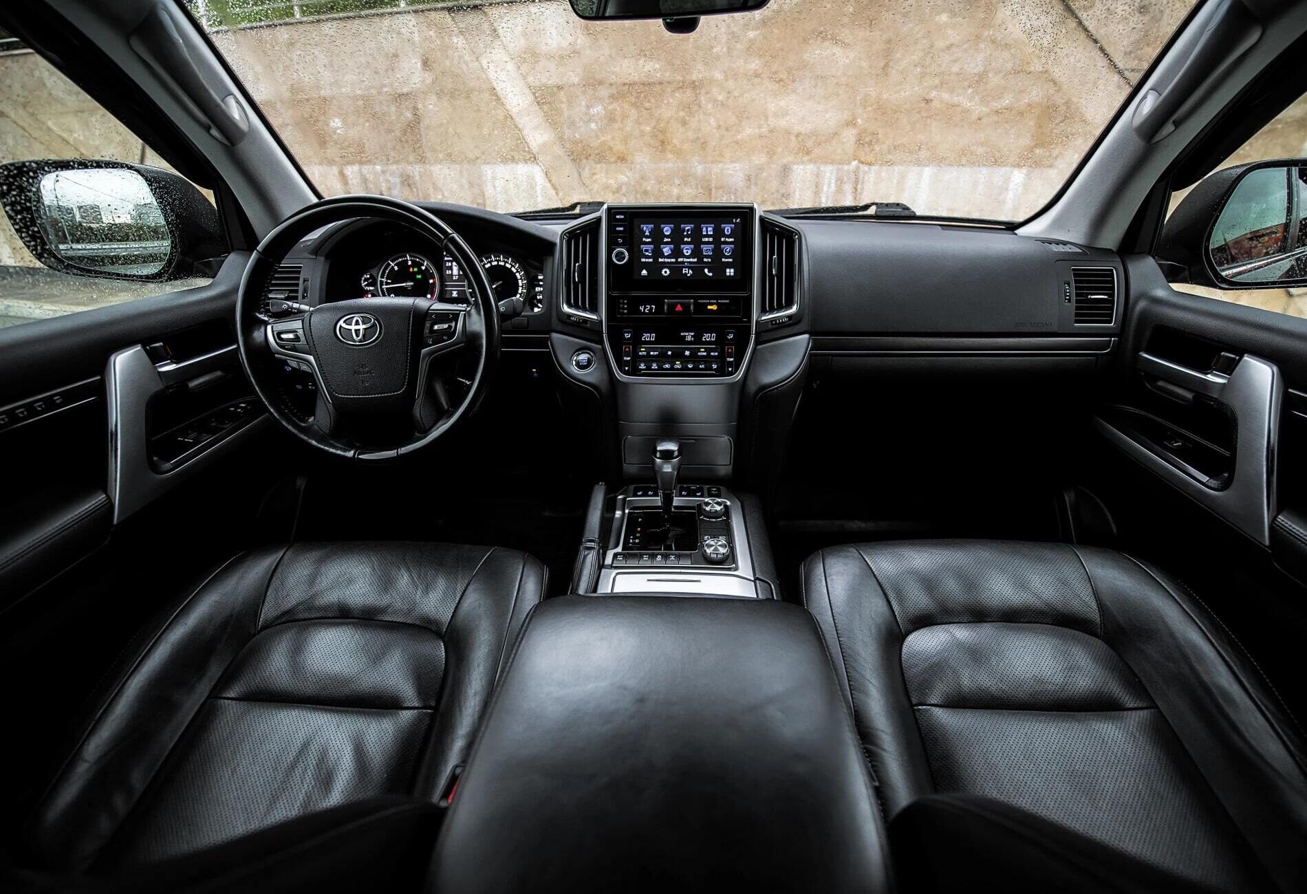 Toyota Land Cruiser J200 - фото №4