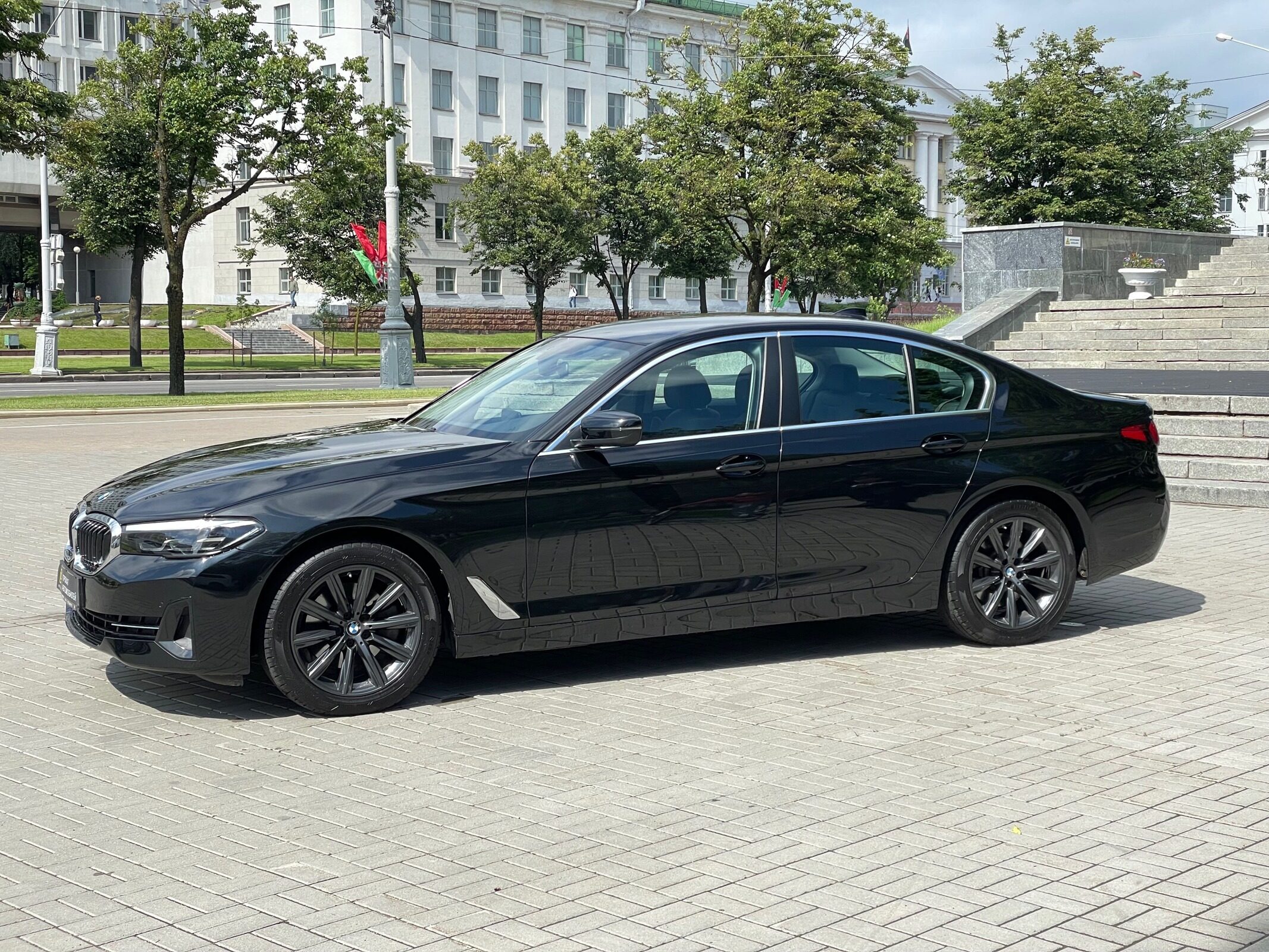 BMW 5-series G30 520d restyling - фото №9