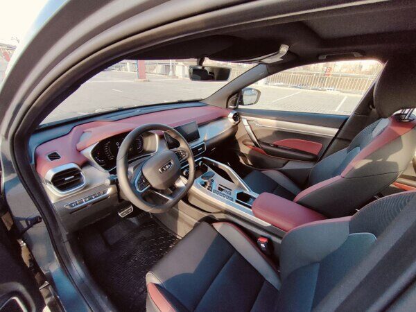 Geely Coolray - фото №2