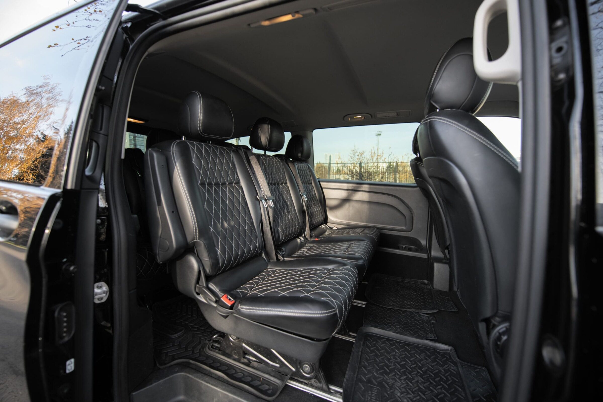 Аренда  Mercedes-Benz Vito 7+1  7 класса 2016 года в городе Минск от 79 $/сутки,  двигатель: ДТ , объем 2.1 л литров, КАСКО (Мультидрайв), без водителя, вид 4 - West Group