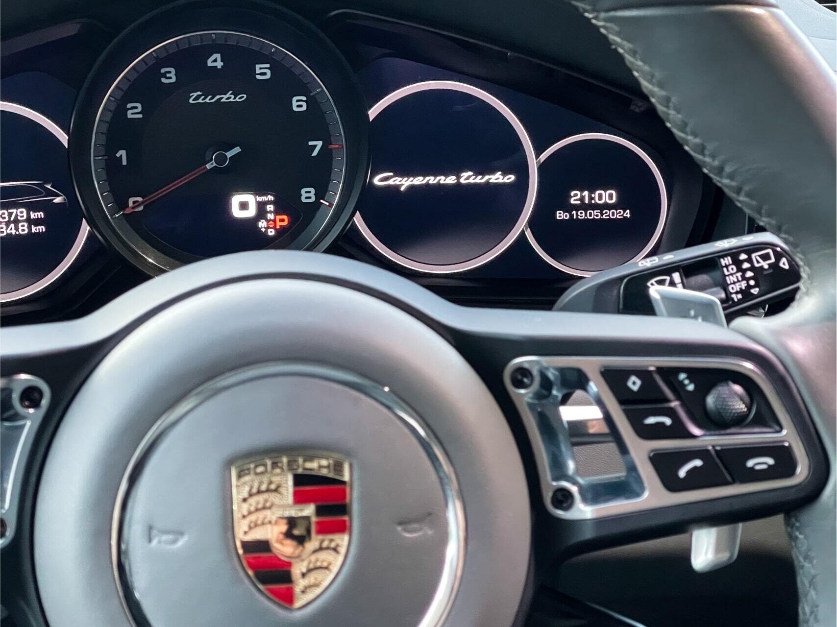 Porsche Cayenne Turbo 4.0 - фото №11