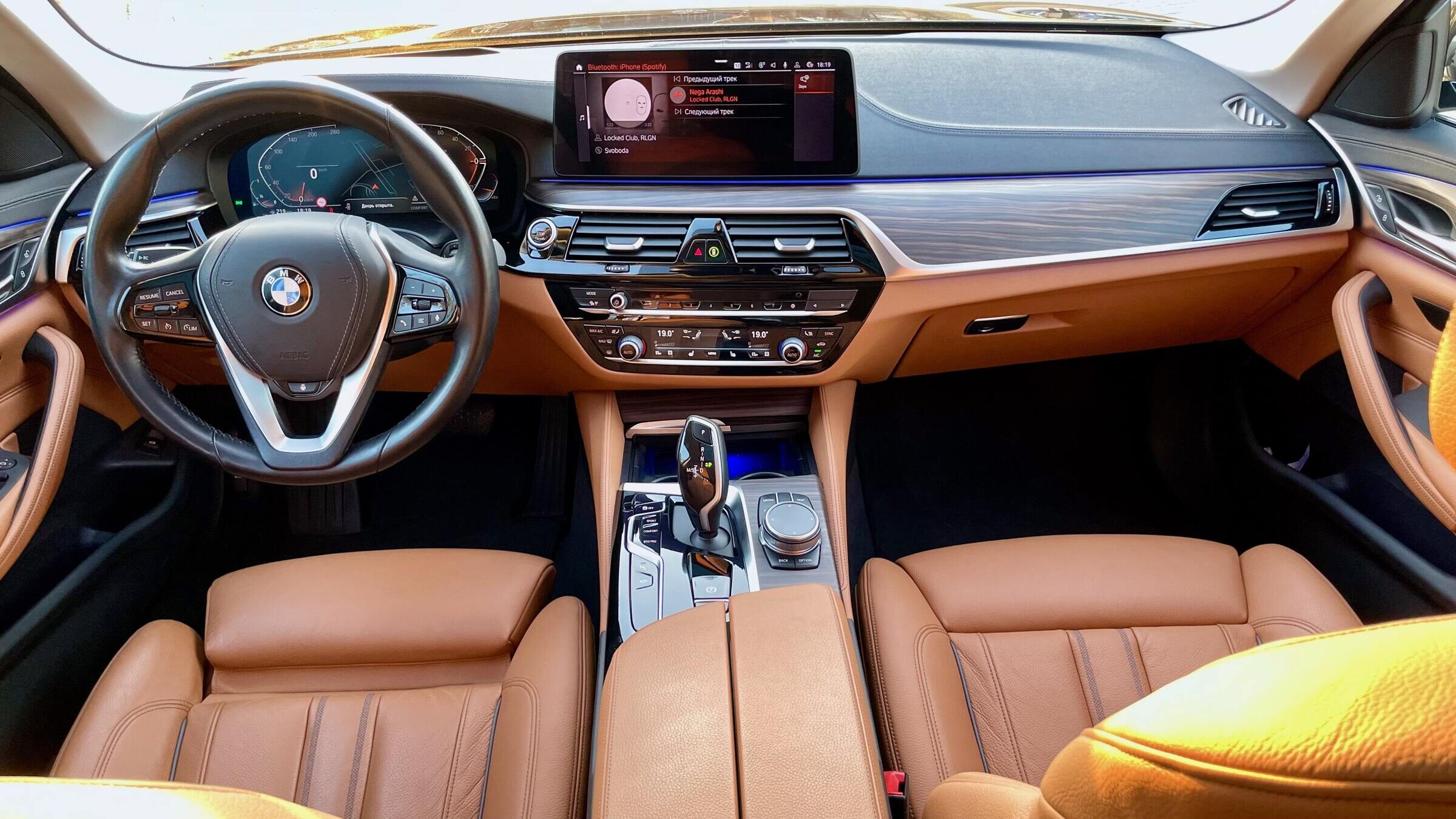 Аренда  BMW 5 series 530i G30 Restyling  3 класса 2021 года в городе Минск от 170 $/сутки,  двигатель: Бензин , объем 2.0 литров, КАСКО (Мультидрайв), без водителя, вид 3 - West Group