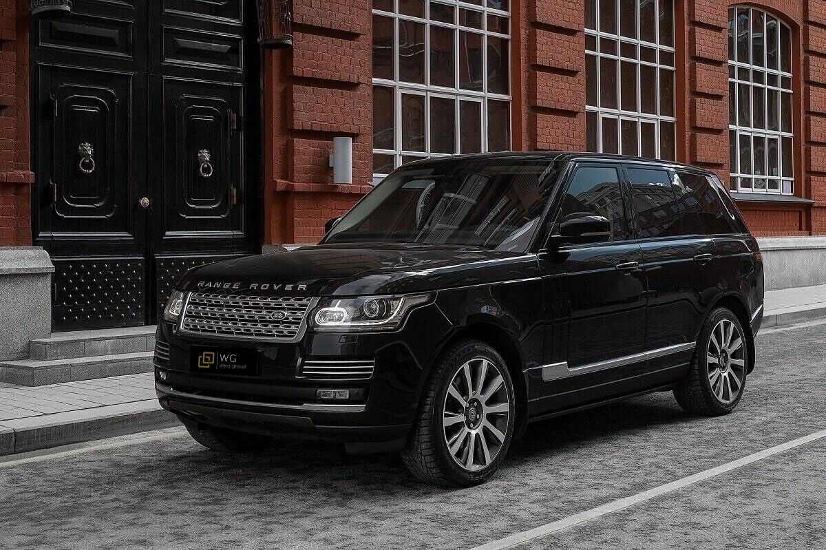 Взять на прокат Кроссовер Range Rover Sport Black  2019 года выпуска 