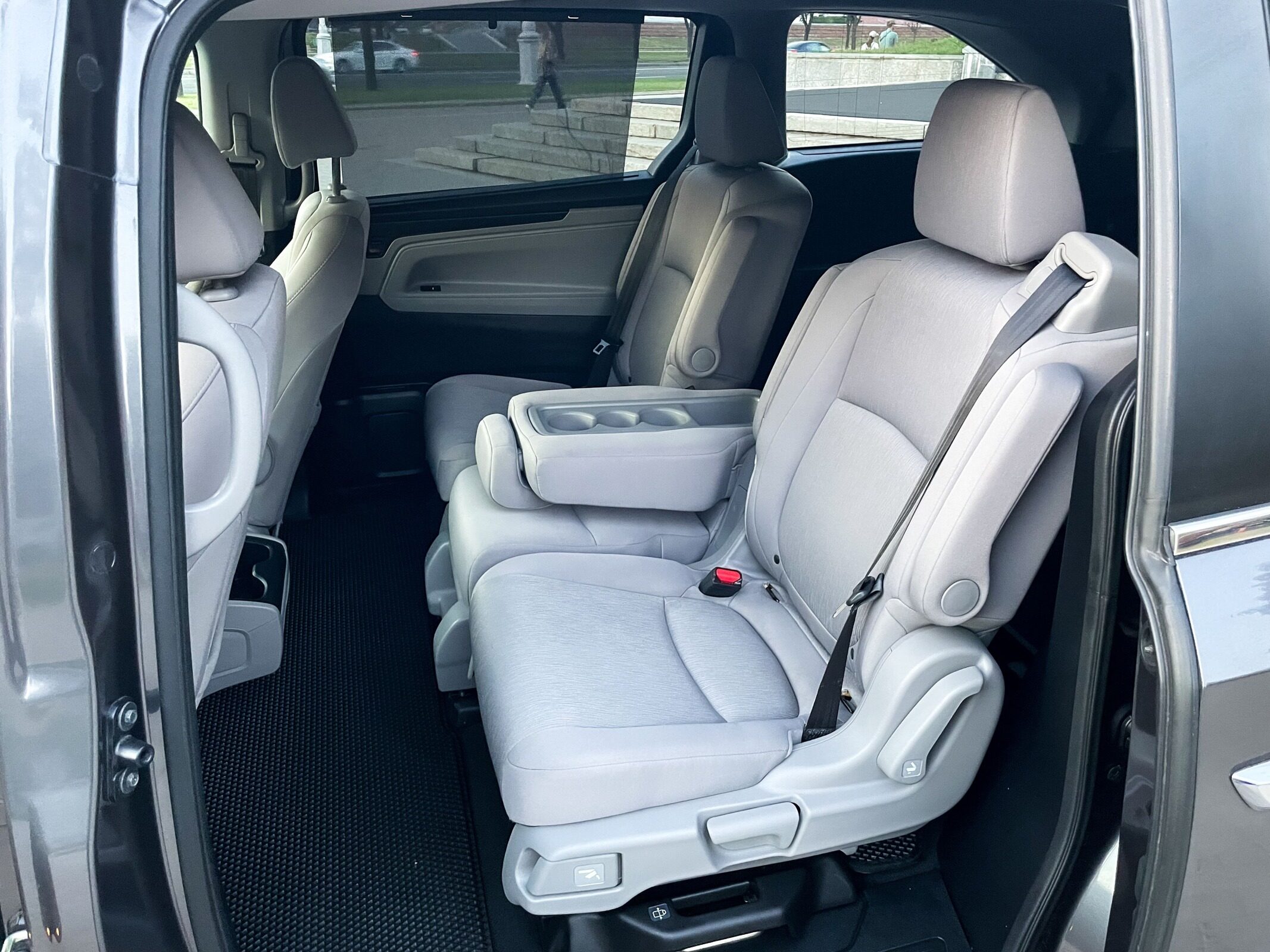 Аренда  Honda Odyssey V 3.5 AT EX  7 класса 2018 года в городе Минск от 95 $/сутки,  двигатель: Бензин , объем 3.5 литров, КАСКО (Мультидрайв), без водителя, вид 8 - West Group