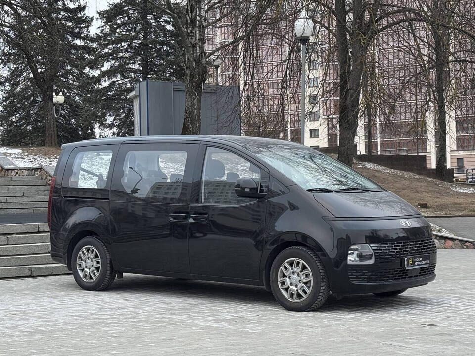 Hyundai Staria - фото №1