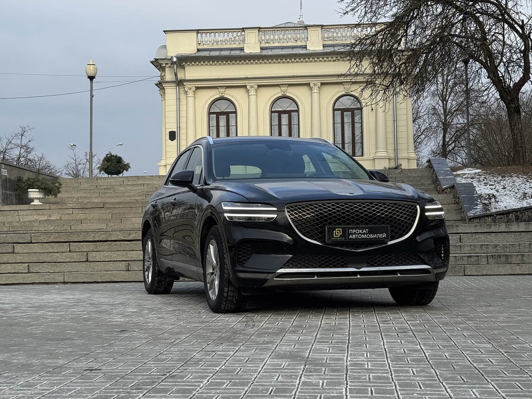 Аренда  Hyundai Genesis GV70   6 класса 2022 года в городе Минск от 140 $/сутки,  двигатель: Бензин , объем 2.5 литров, КАСКО (Мультидрайв), без водителя, вид 6 - West Group