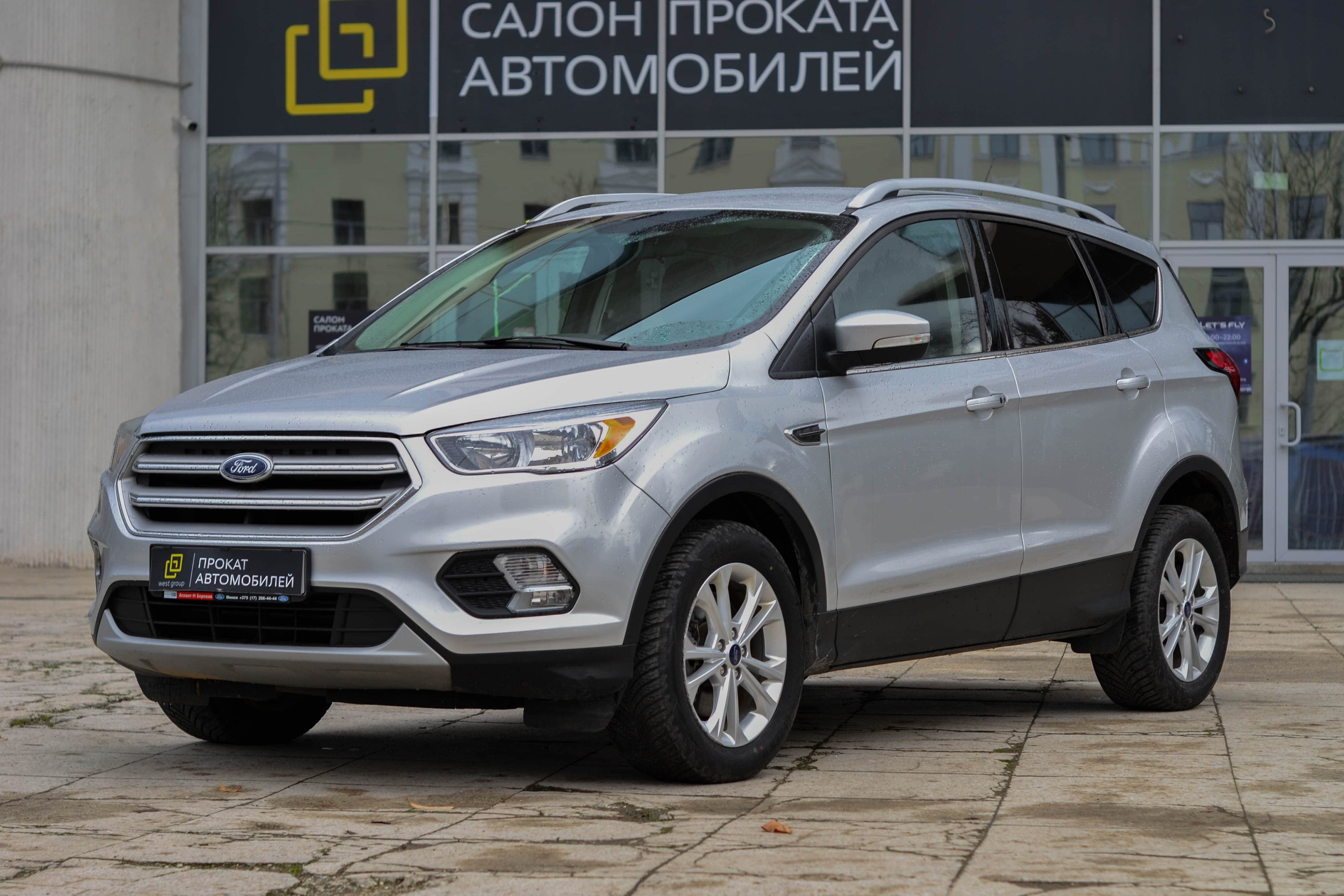 Взять на прокат Кроссовер Ford Kuga 4WD  2019 года выпуска 