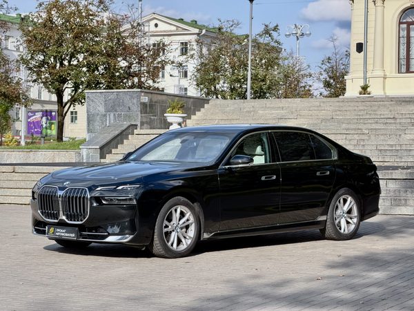 BMW 7 G70 - фото №5
