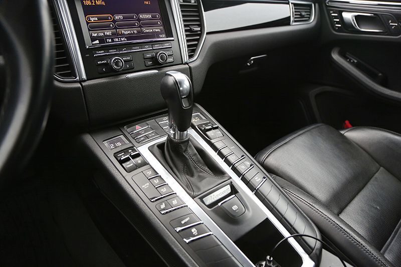 Аренда  Porsche Macan 2.0 PDK  6 класса 2020 года в городе Минск от 215 $/сутки,  двигатель: Бензин , объем 2.0 л литров, КАСКО (Мультидрайв), без водителя, вид 5 - West Group
