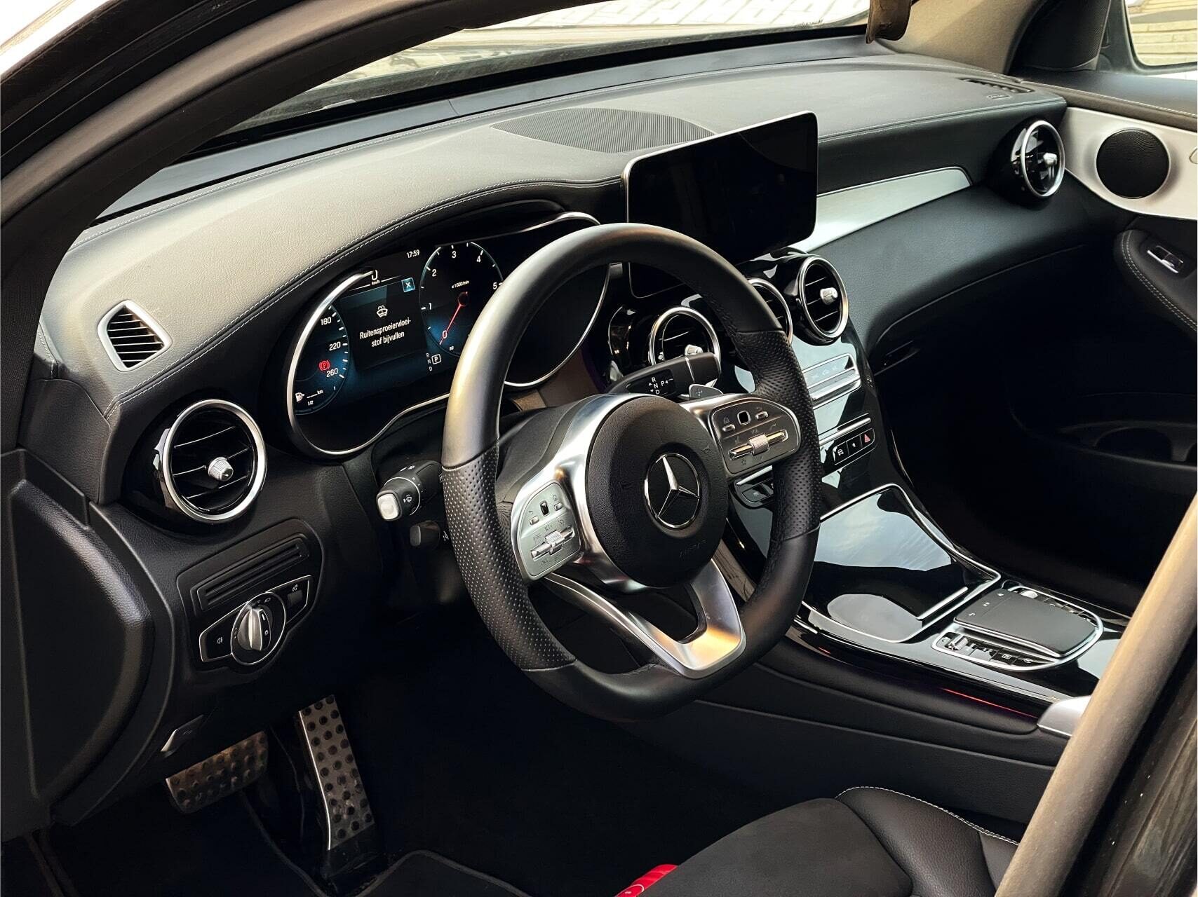 Аренда  Mercedes Benz GLC Coupe 220d (C253A) AMG 4MATIC  6 класса 2022 года в городе Минск от 174 $/сутки,  двигатель: ДТ , объем 2.0 литров, КАСКО (Мультидрайв), без водителя, вид 2 - West Group