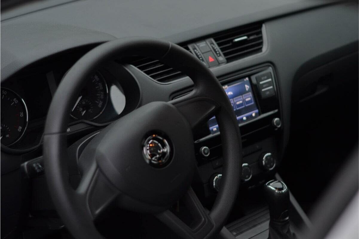 Аренда  Skoda Octavia A7 Black edition MT  2 класса 2018-2021 года в городе Минск от 37 $/сутки,  двигатель: Бензин , объем 1.6 литров, КАСКО (Мультидрайв), без водителя, вид 6 - West Group