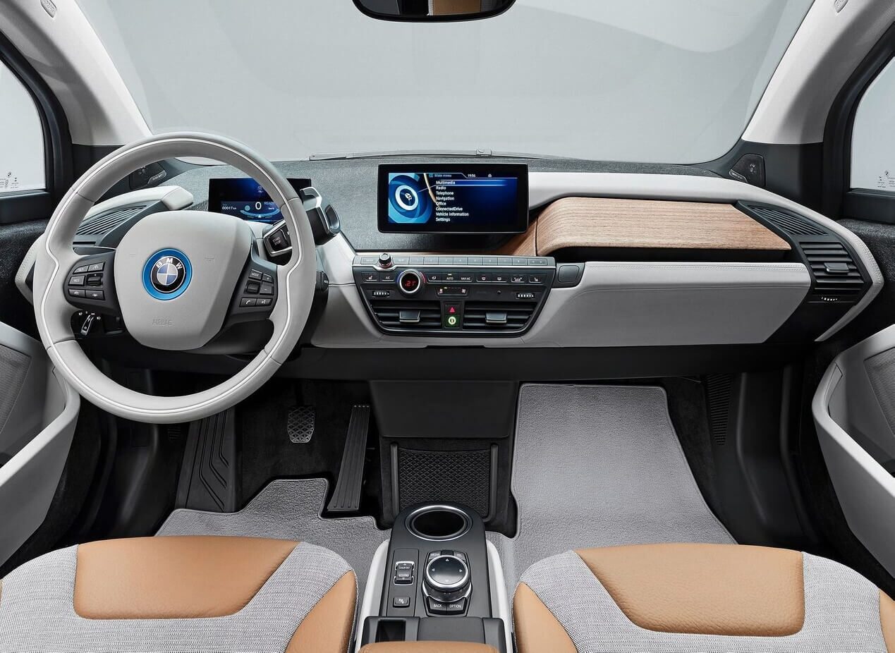 Аренда  BMW i3 REX electric  2 класса 2019 года в городе Минск от 56 $/сутки,  двигатель: Электро , объем Электро литров, КАСКО (Мультидрайв), без водителя, вид 7 - West Group