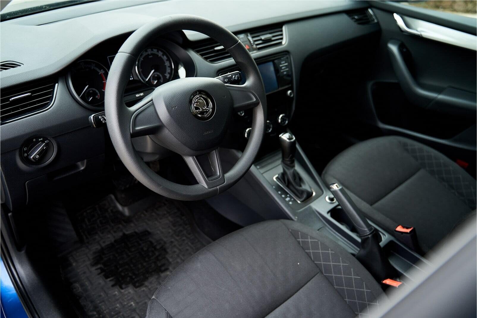 Аренда  Skoda Octavia A7 Hockey Edition AT  2 класса 2019 года в городе Минск от 41 $/сутки,  двигатель: Бензин , объем 1.6 литров, КАСКО (Мультидрайв), без водителя, вид 2 - West Group