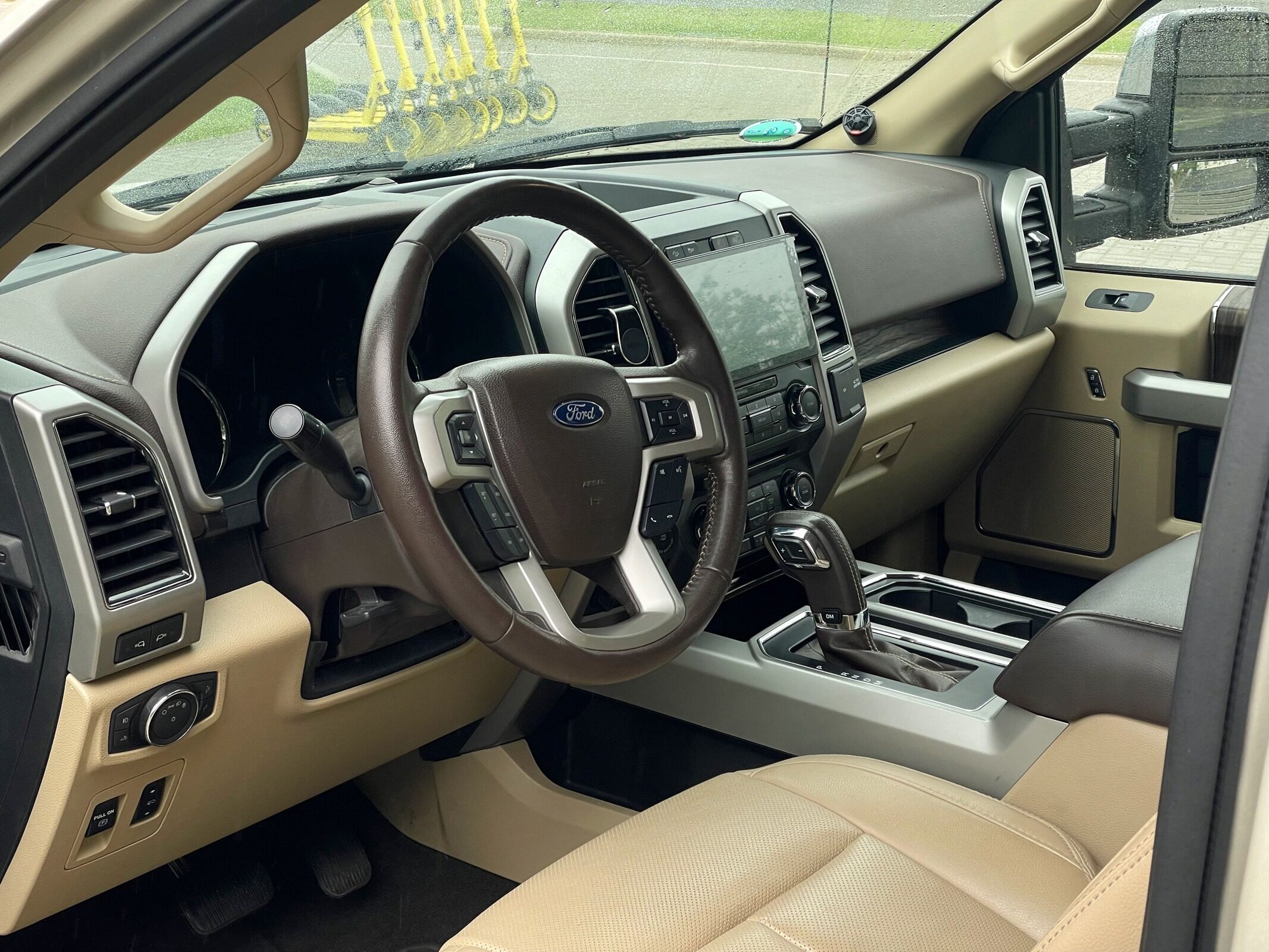 Ford F-150 pickup Lariat Crew Cab - фото №3