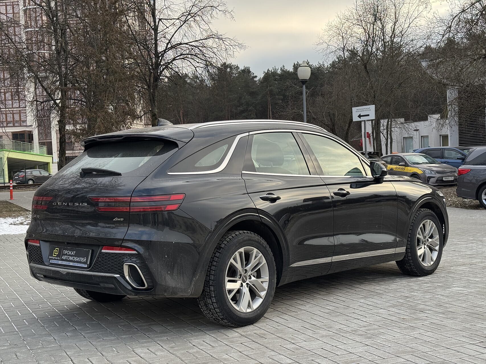 Аренда  Hyundai Genesis GV70   6 класса 2022 года в городе Минск от 140 $/сутки,  двигатель: Бензин , объем 2.5 литров, КАСКО (Мультидрайв), без водителя, вид 2 - West Group
