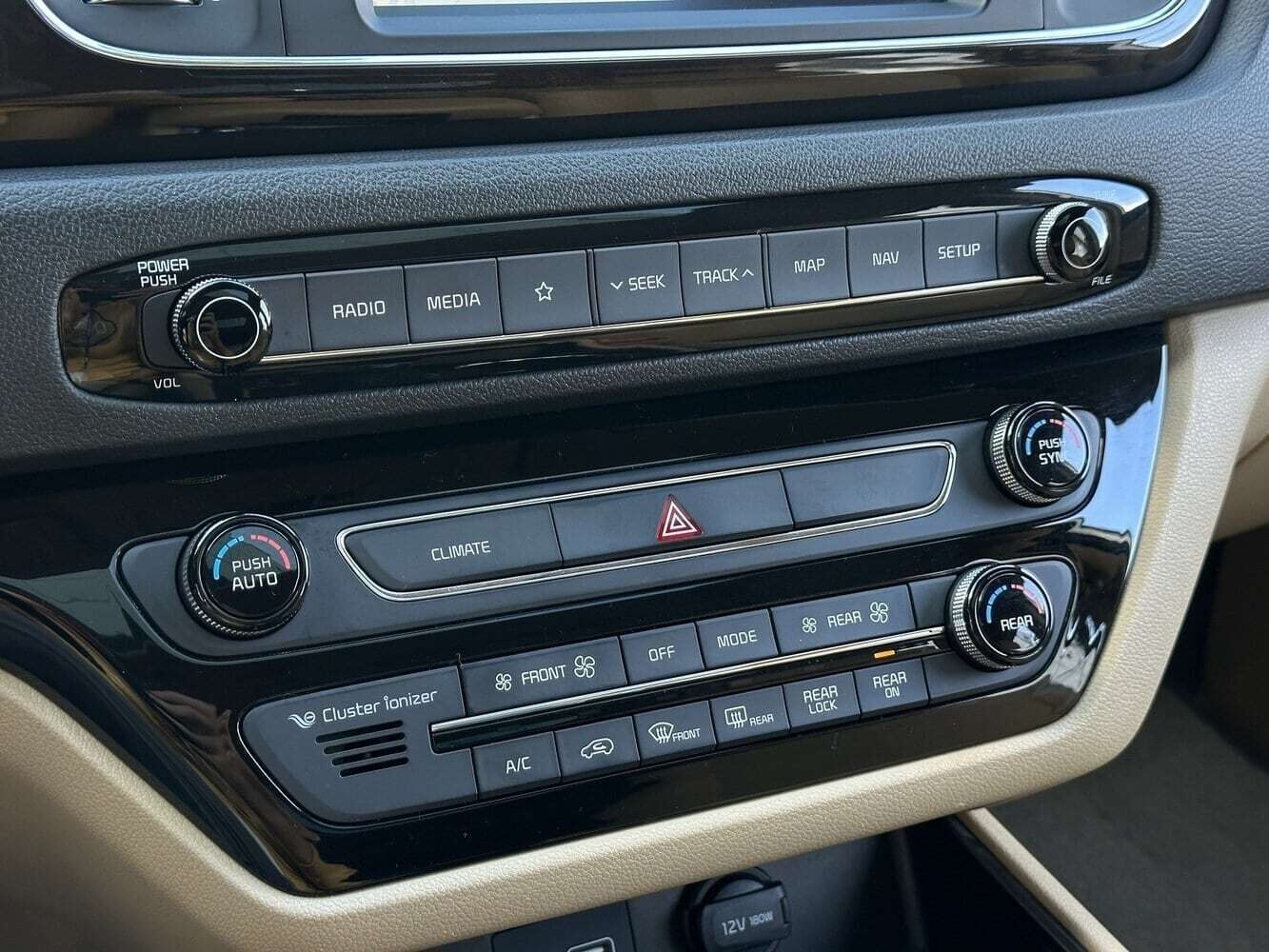Аренда  Kia Carnival III 2.2d AT  7 класса 2019 года в городе Минск от 105 $/сутки,  двигатель: ДТ , объем 2.2 литров, КАСКО (Мультидрайв), без водителя, вид 7 - West Group