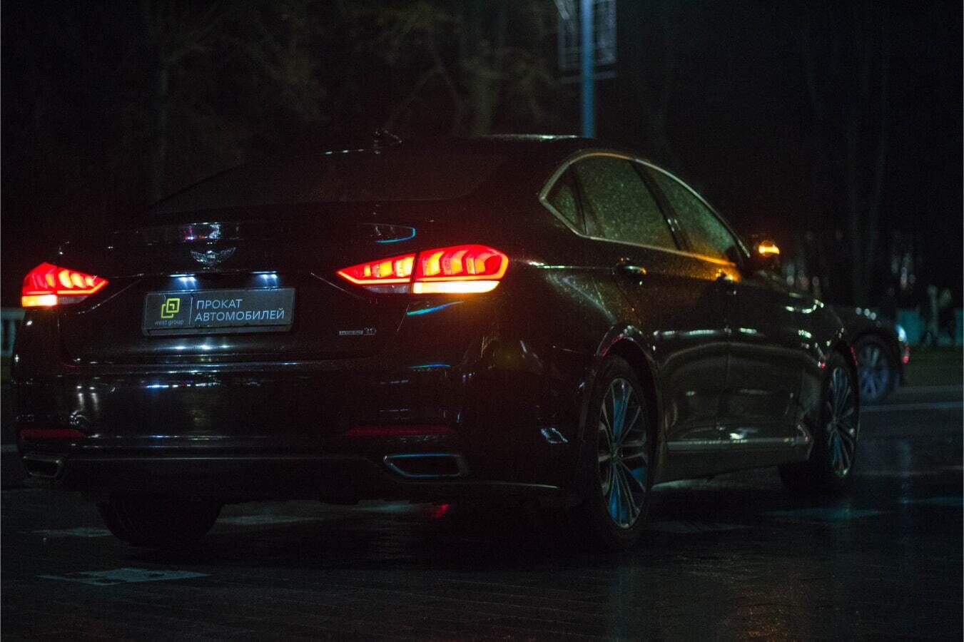 Аренда  Hyundai Genesis G80   3 класса 2016 года в городе Минск от 63 $/сутки,  двигатель: Бензин , объем 2.0 литров, КАСКО (Мультидрайв), без водителя, вид 9 - West Group