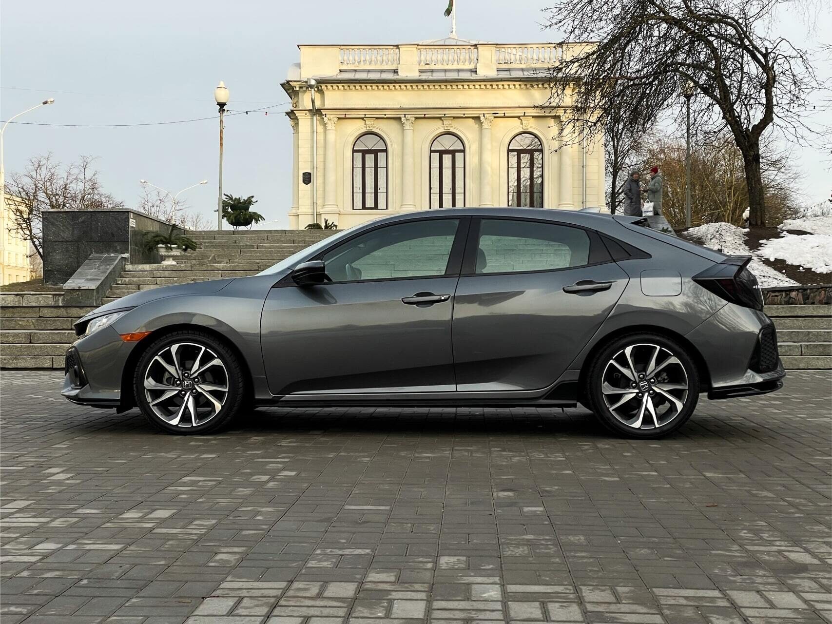 Аренда  Honda Civic X LL-CVT Sport  2 класса 2019 года в городе Минск от 43 $/сутки,  двигатель: Бензин , объем 1.5 литров, КАСКО (Мультидрайв), без водителя, вид 2 - West Group