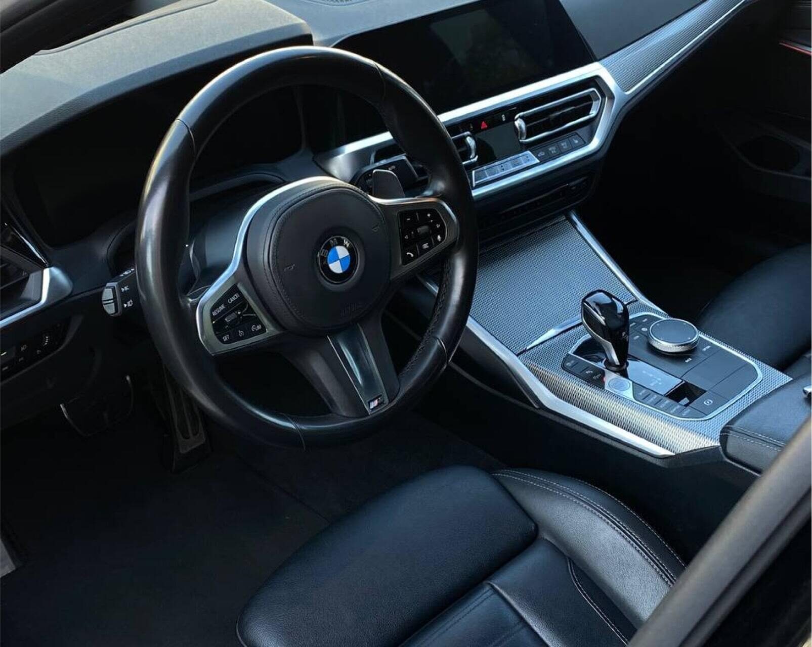 Аренда  BMW 3 серии (G20) 330i xDrive  3 класса 2019 года в городе Минск от 84 $/сутки,  двигатель: Бензин , объем 2.0 литров, КАСКО (Мультидрайв), без водителя, вид 3 - West Group