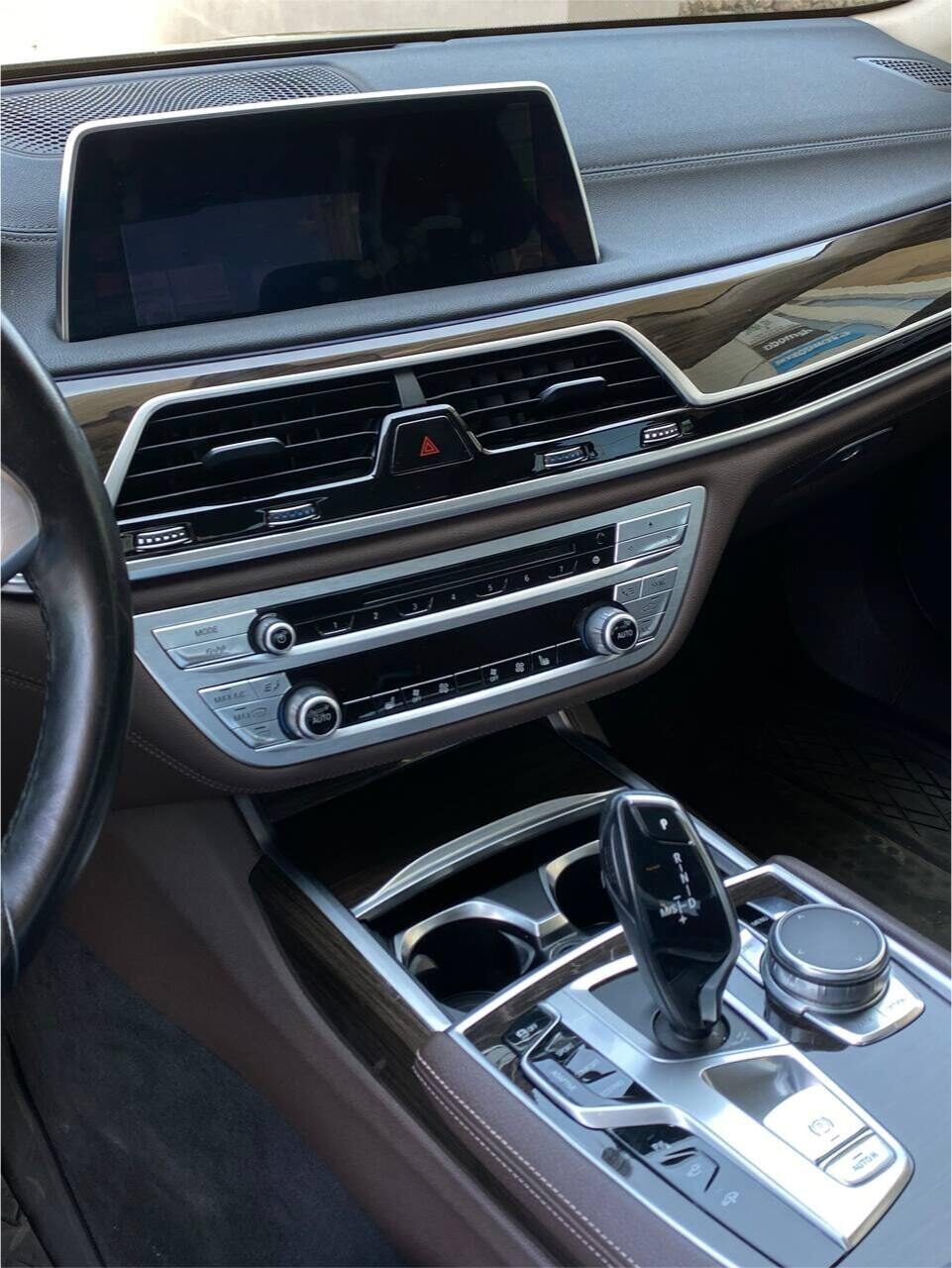 Аренда  BMW 740d G11 2018  4 класса 2018 года в городе Минск от 190 $/сутки,  двигатель: ДТ , объем 3.0 литров, КАСКО (Мультидрайв), без водителя, вид 2 - West Group