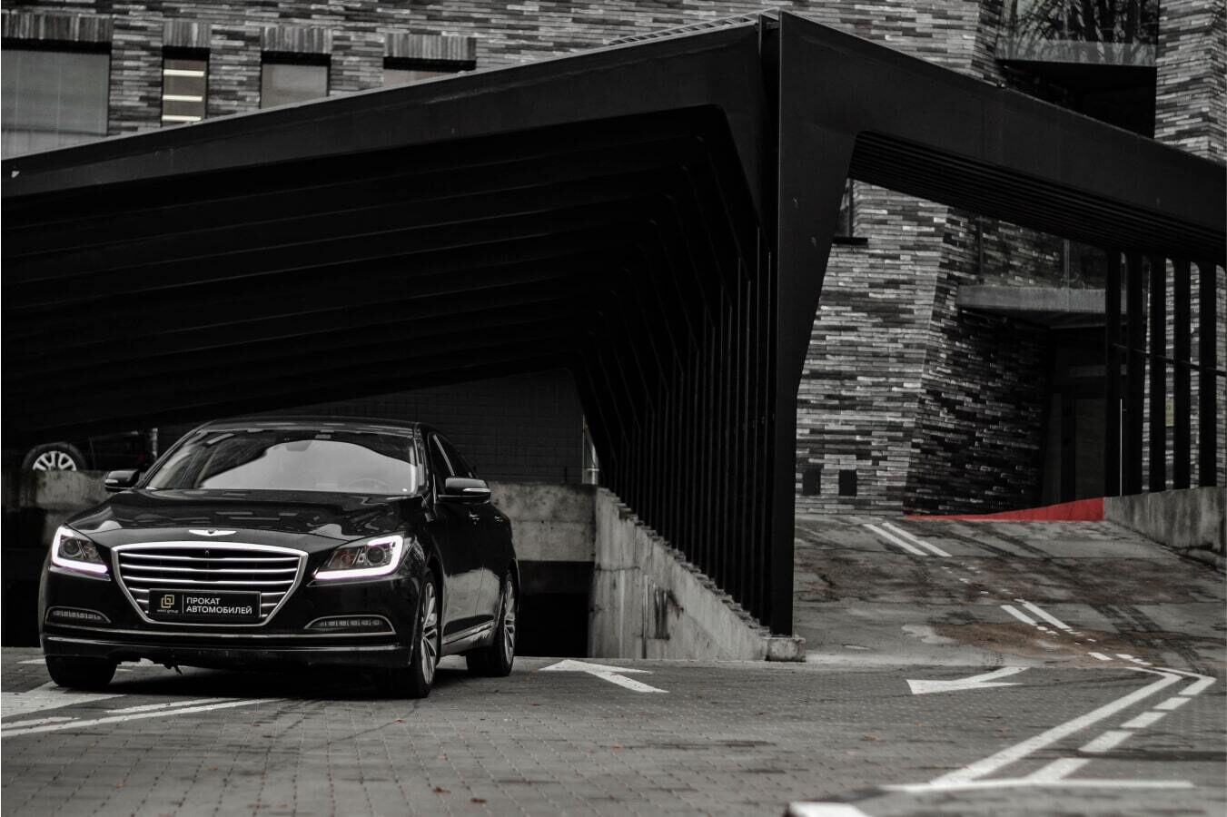Аренда  Hyundai Genesis G80   3 класса 2016 года в городе Минск от 63 $/сутки,  двигатель: Бензин , объем 2.0 литров, КАСКО (Мультидрайв), без водителя, вид 1 - West Group