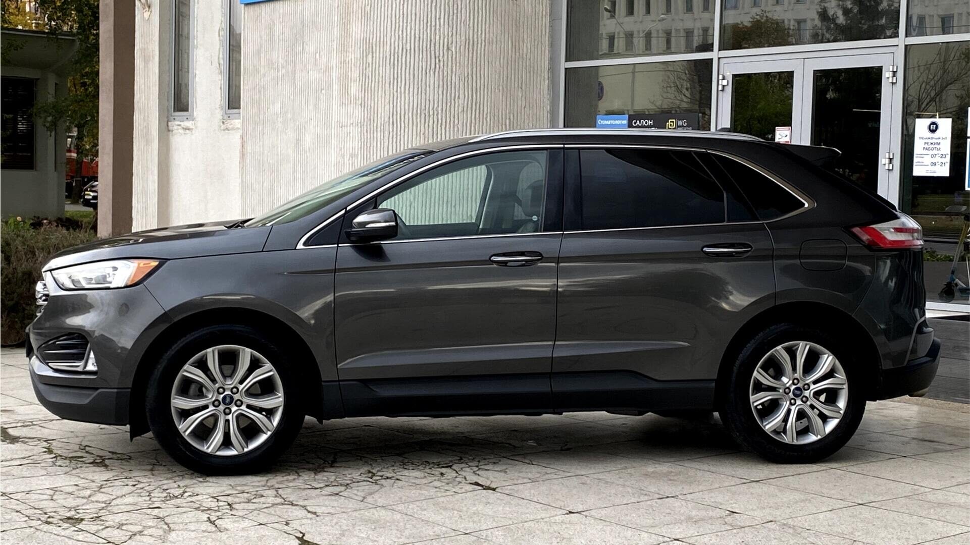 Аренда  Ford EDGE 2.0 EcoBlue AT Titanium  6 класса 2018-2020 года в городе Минск от 84 $/сутки,  двигатель: Бензин , объем 2.0 EcoBlue литров, КАСКО (Мультидрайв), без водителя, вид 4 - West Group