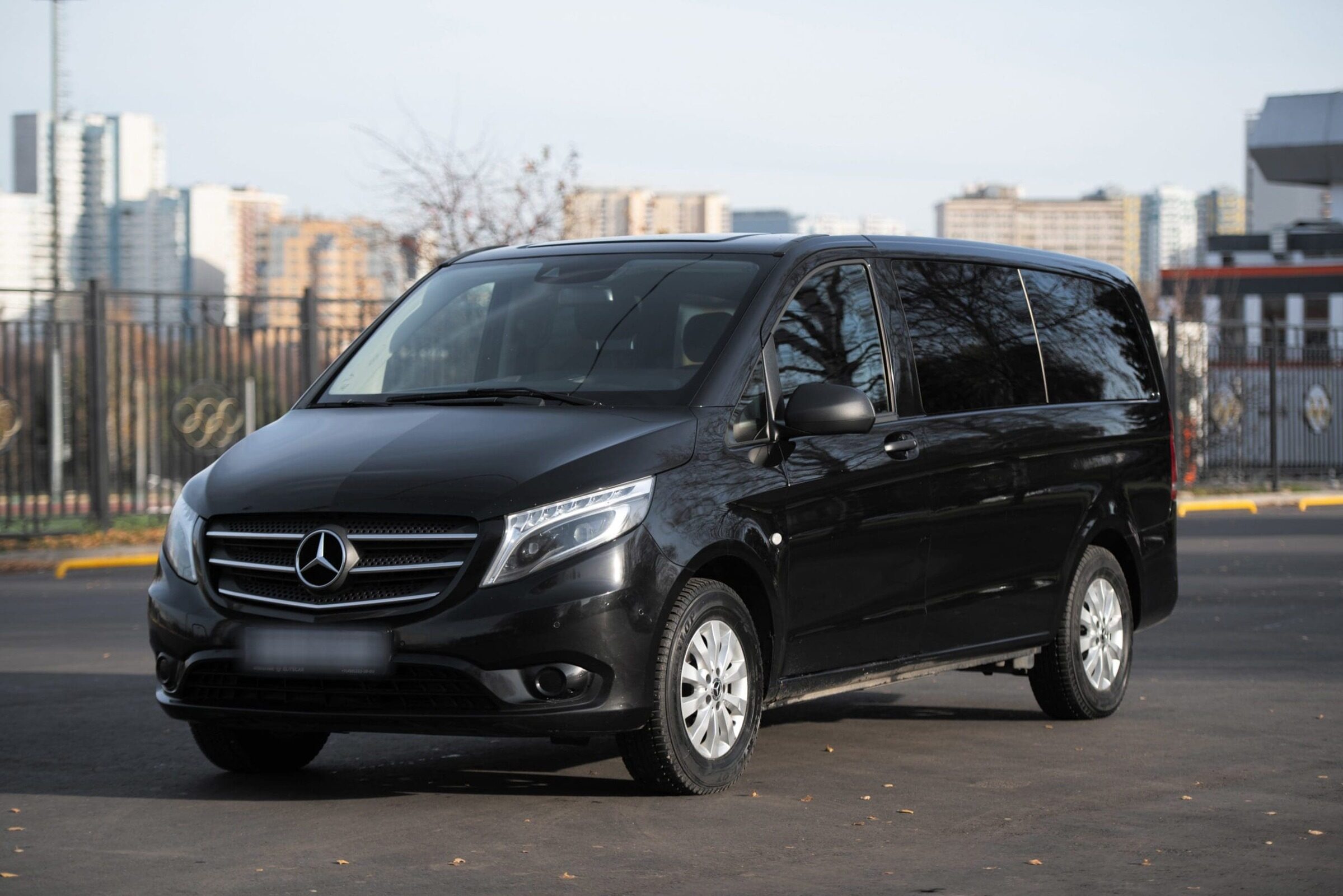 Аренда  Mercedes-Benz Vito 7+1  7 класса 2016 года в городе Минск от 79 $/сутки,  двигатель: ДТ , объем 2.1 л литров, КАСКО (Мультидрайв), без водителя, вид 1 - West Group