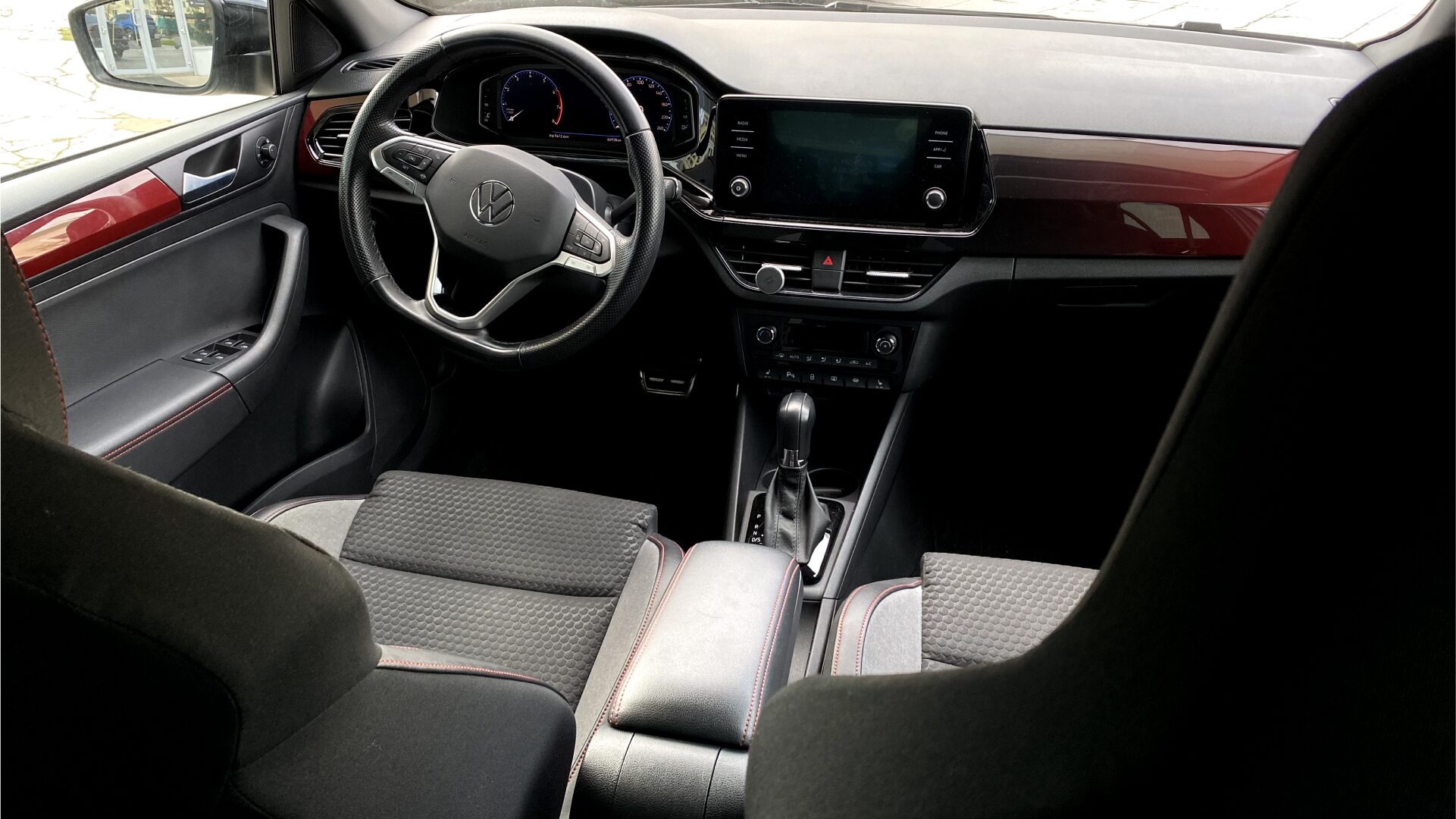 Аренда  Volkswagen Polo AT SPORT Exclusive  0 класса 2021 года в городе Минск от 40 $/сутки,  двигатель: Бензин , объем 1.6 литров, КАСКО (Мультидрайв), без водителя, вид 2 - West Group