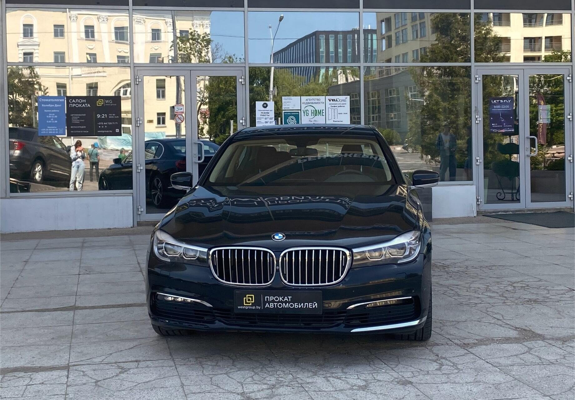 Аренда  BMW 740d G11 2018  4 класса 2018 года в городе Минск от 190 $/сутки,  двигатель: ДТ , объем 3.0 литров, КАСКО (Мультидрайв), без водителя, вид 9 - West Group