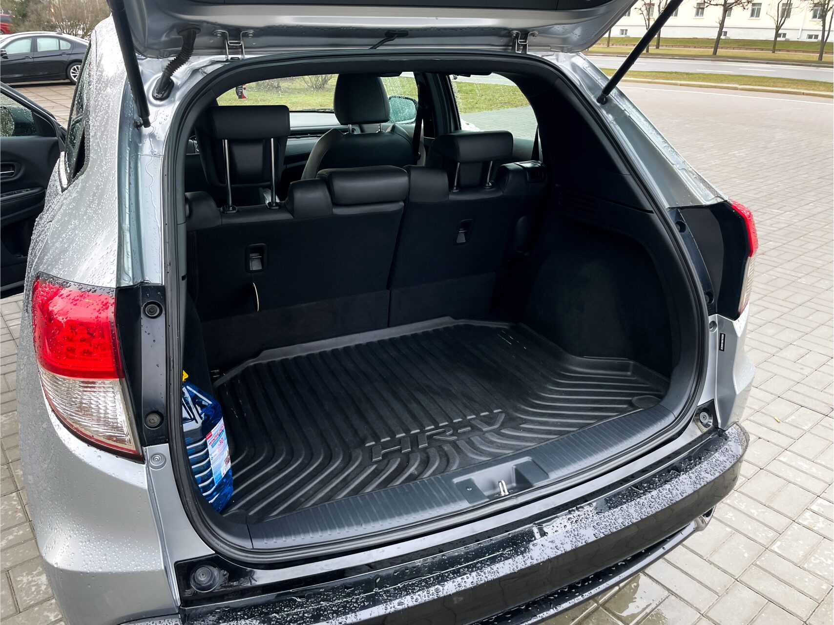 Аренда  Honda HR-V 1.8 CVT AWD Sport  6 класса 2018-2020 года в городе Минск от 60 $/сутки,  двигатель: Бензин , объем 1.8 литров, КАСКО (Мультидрайв), без водителя, вид 7 - West Group