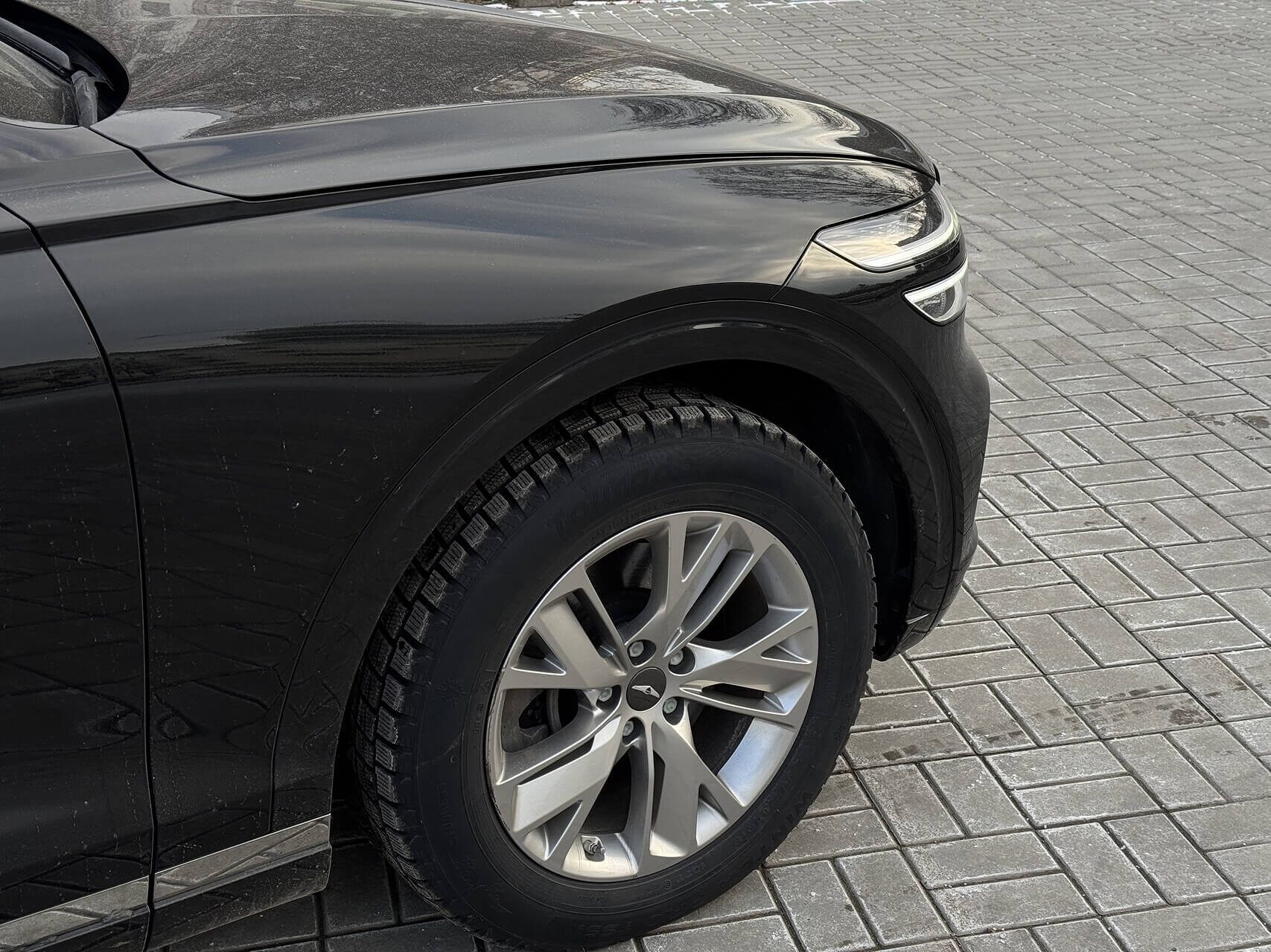 Аренда  Hyundai Genesis GV70   6 класса 2022 года в городе Минск от 140 $/сутки,  двигатель: Бензин , объем 2.5 литров, КАСКО (Мультидрайв), без водителя, вид 5 - West Group