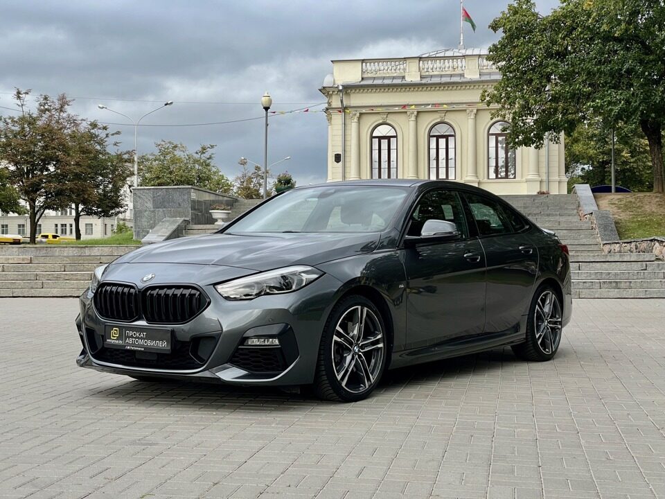 BMW 218i - фото №1