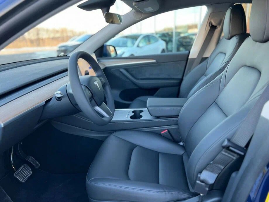 Аренда  Tesla Model Y 75D kWh Long Range  3 класса 2021 года в городе Минск от 140 $/сутки,  двигатель: Электро , объем 336 кВт литров, КАСКО (Мультидрайв), без водителя, вид 2 - West Group